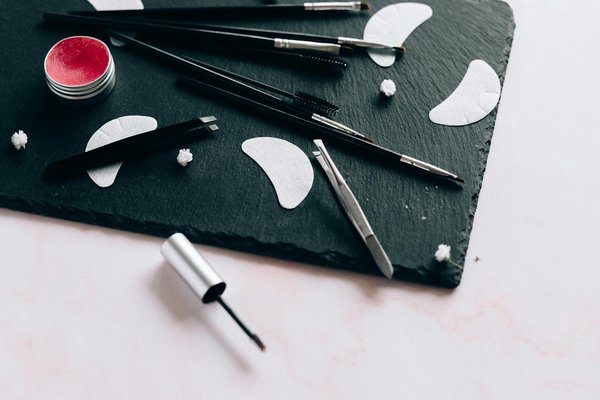 Astuces incontournables pour réussir la revente de vêtements enfant : mode d'emploi complet et efficace